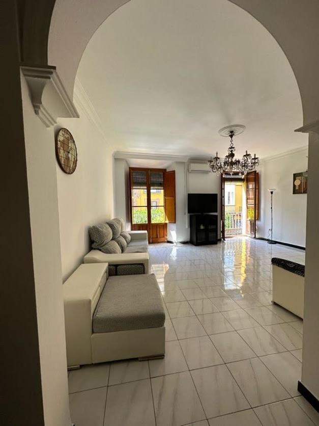 Casa Snoopy Apartment Севиля Екстериор снимка
