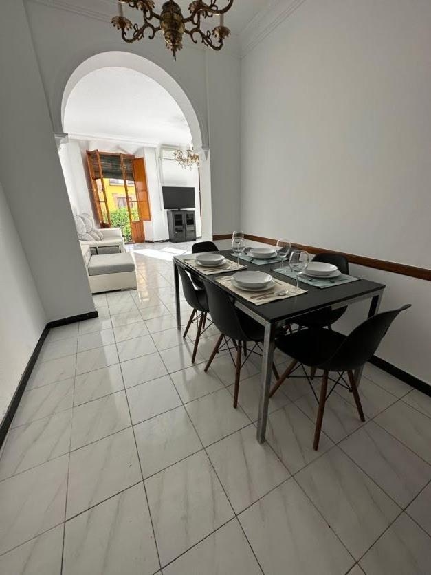 Casa Snoopy Apartment Севиля Екстериор снимка